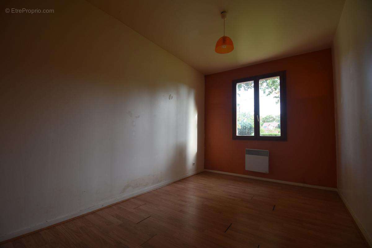 Maison à SAINT-SATUR