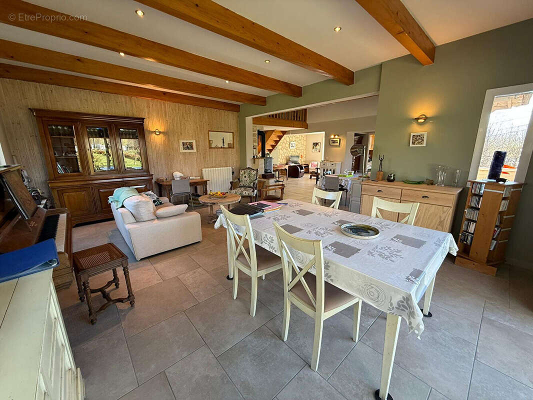 Maison à VERNOUX-EN-VIVARAIS