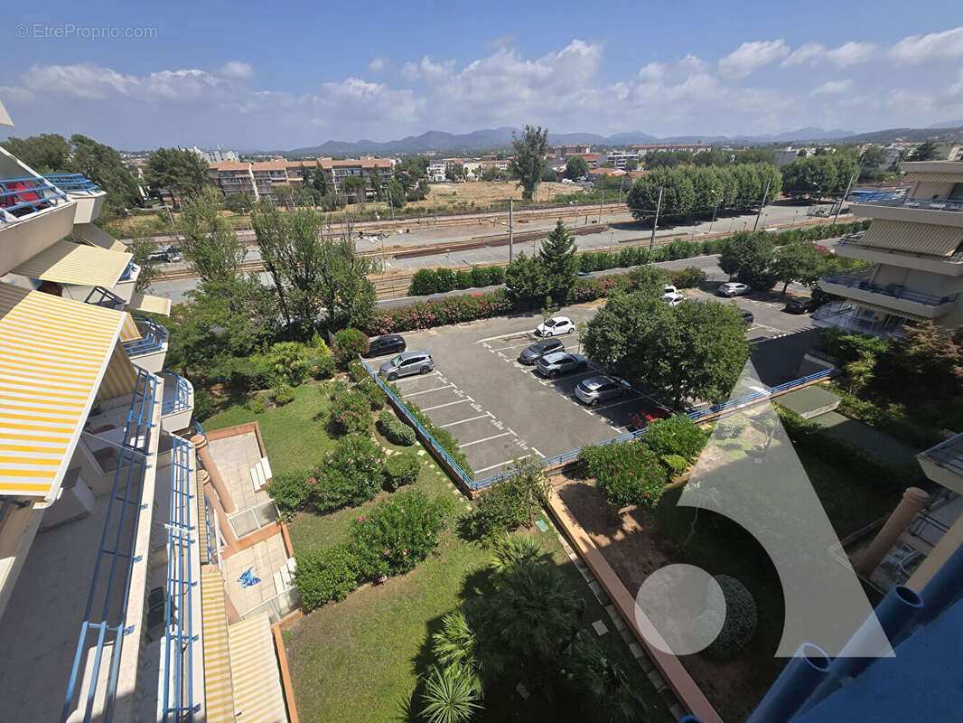 Fréjus plage  t1 bis avec coin nuit, piscine, parking - photo 2