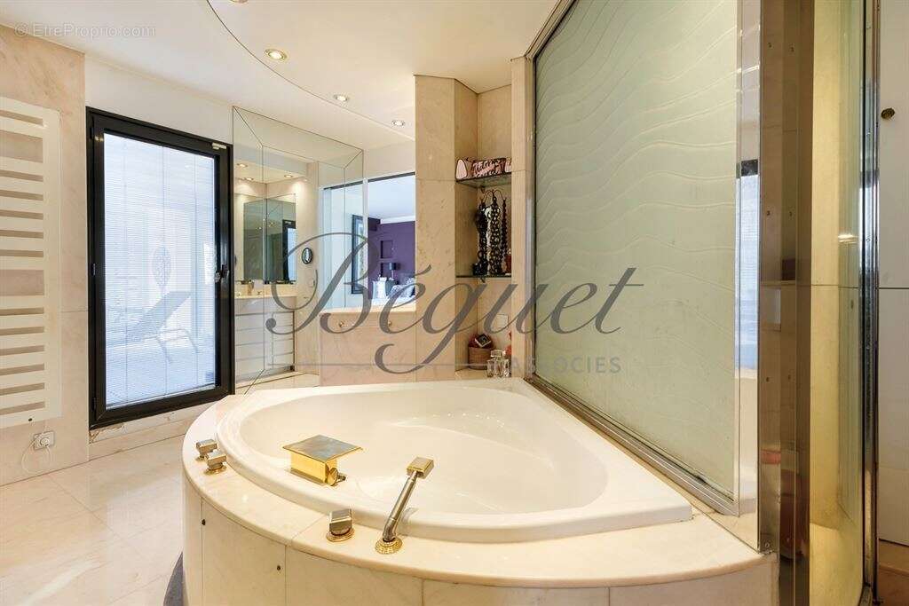 Appartement à BOULOGNE-BILLANCOURT