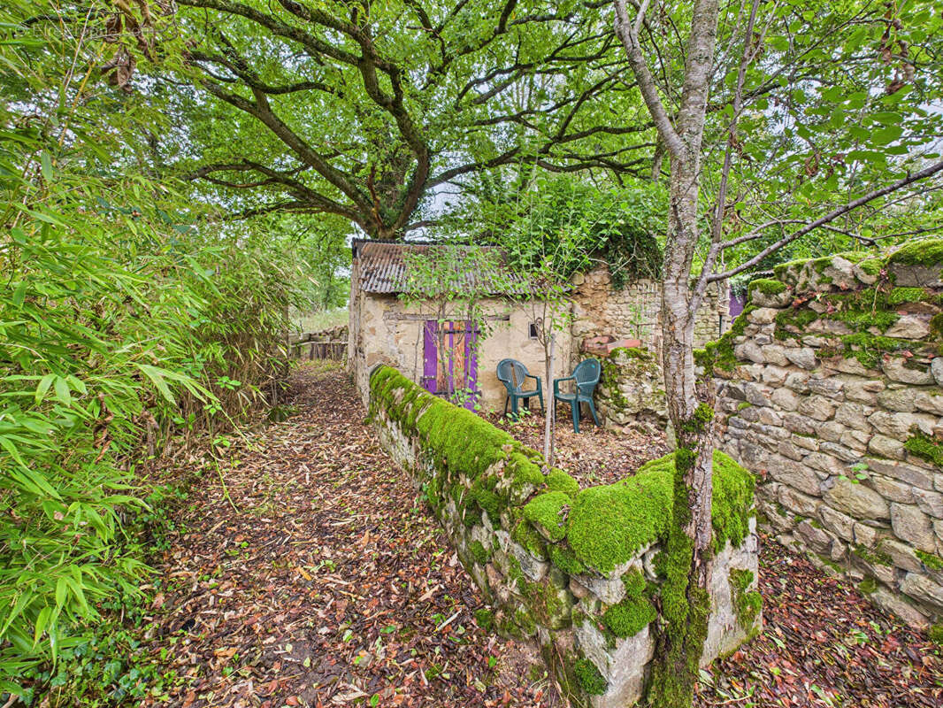 Maison à SAINT-MARCEL-EN-MARCILLAT