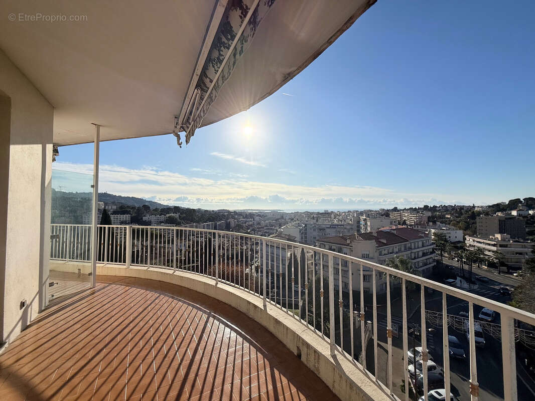 Appartement à LE CANNET