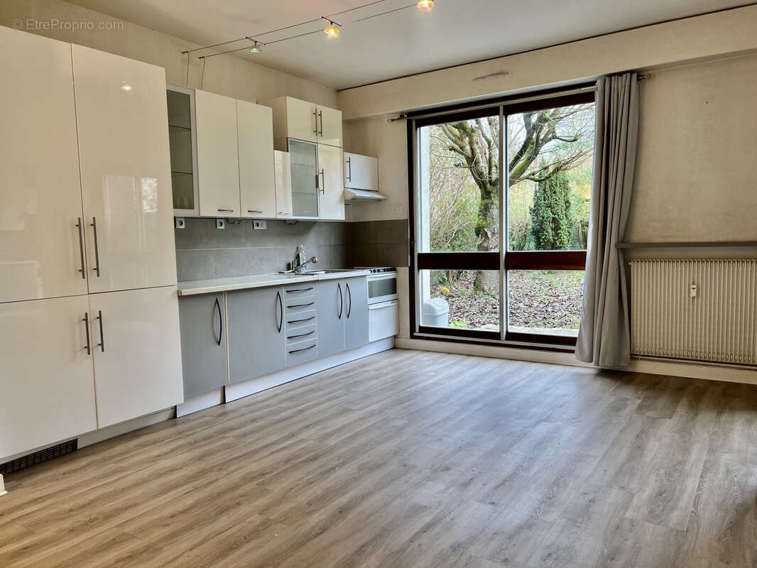 Appartement à BIEVRES