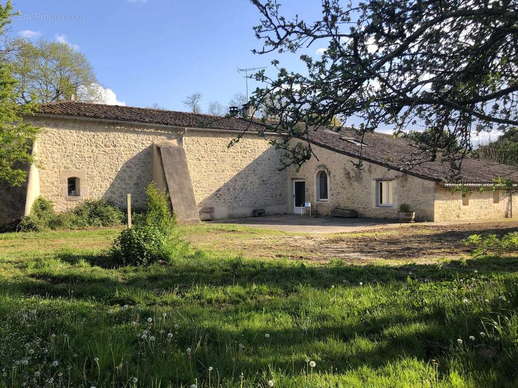 Maison à FALEYRAS