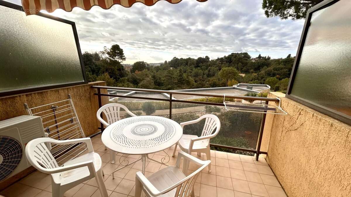 Appartement à MOUGINS