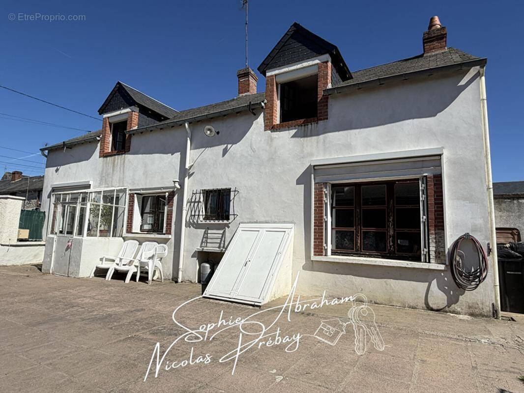 Maison à TOURY