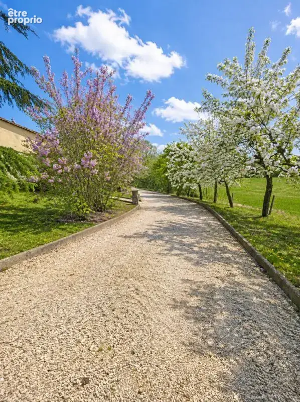 Maison 5 pieces avec jardin - photo 2