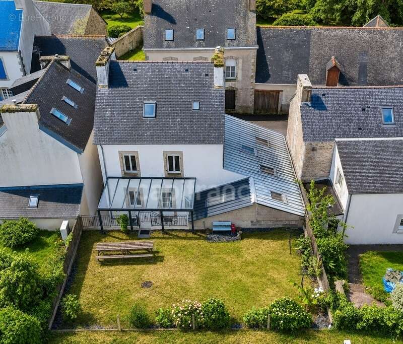 Maison à PLOMODIERN