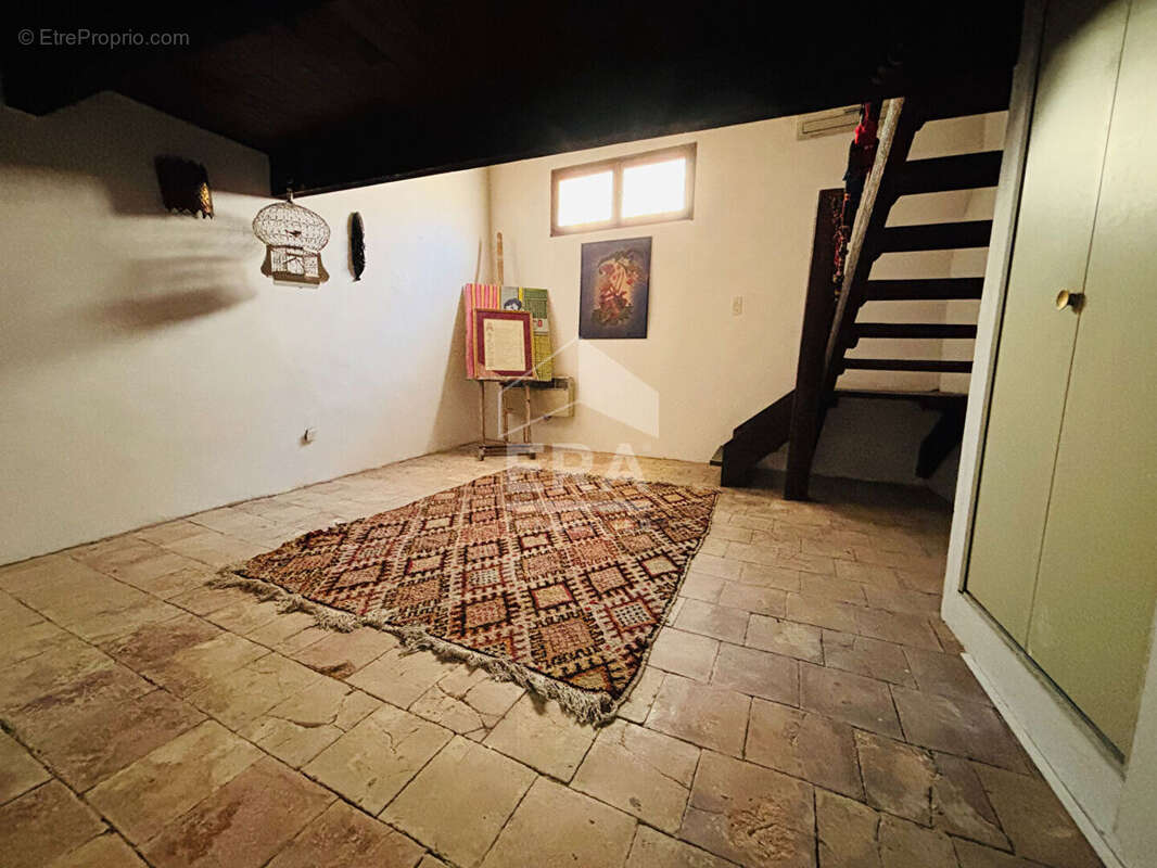 Maison 214m² à saint-mitre-les-remparts - photo 14