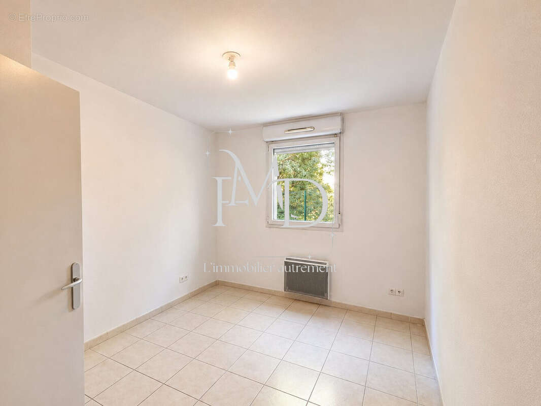 Appartement à CHARMES