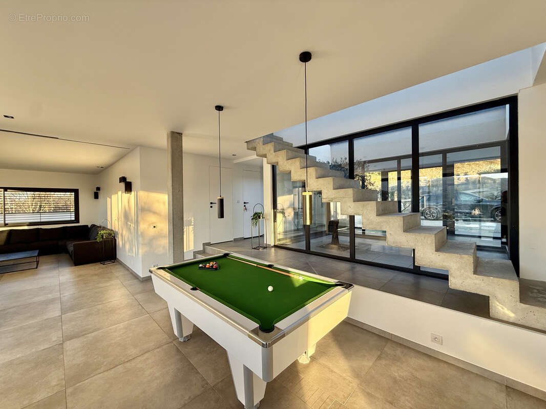 Villa contemporaine de 305 m2 à Saint-Péray - photo 12