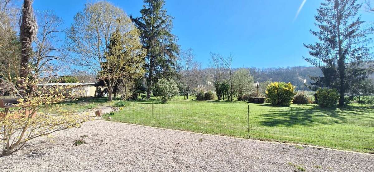 Jardin - Maison à TRIE-SUR-BAISE