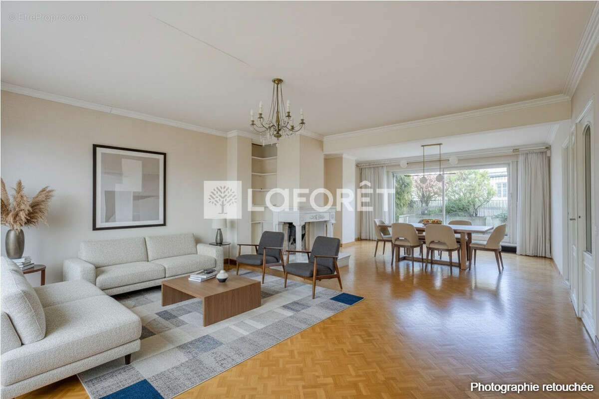 Appartement à PARIS-15E
