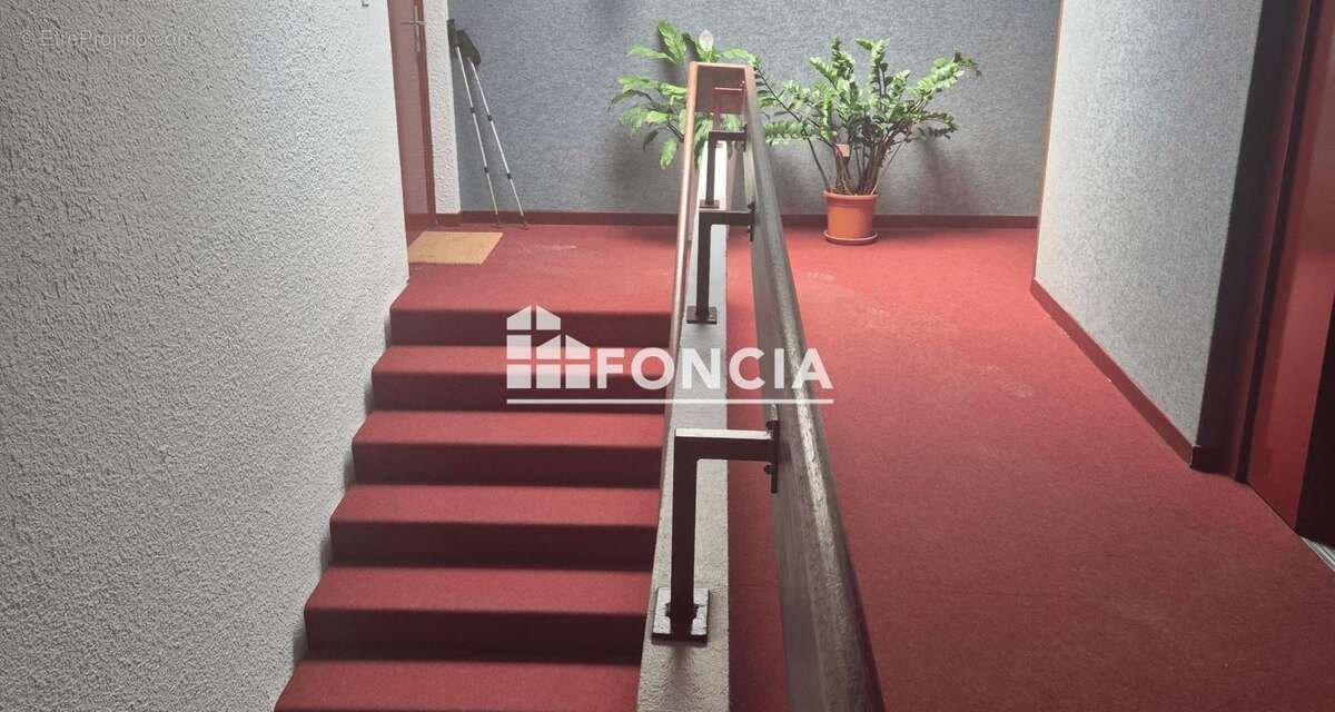 T3 69 m² dernier étage avec ascenseur, vue montagnes, balcon et garage – Échirolles - photo 11