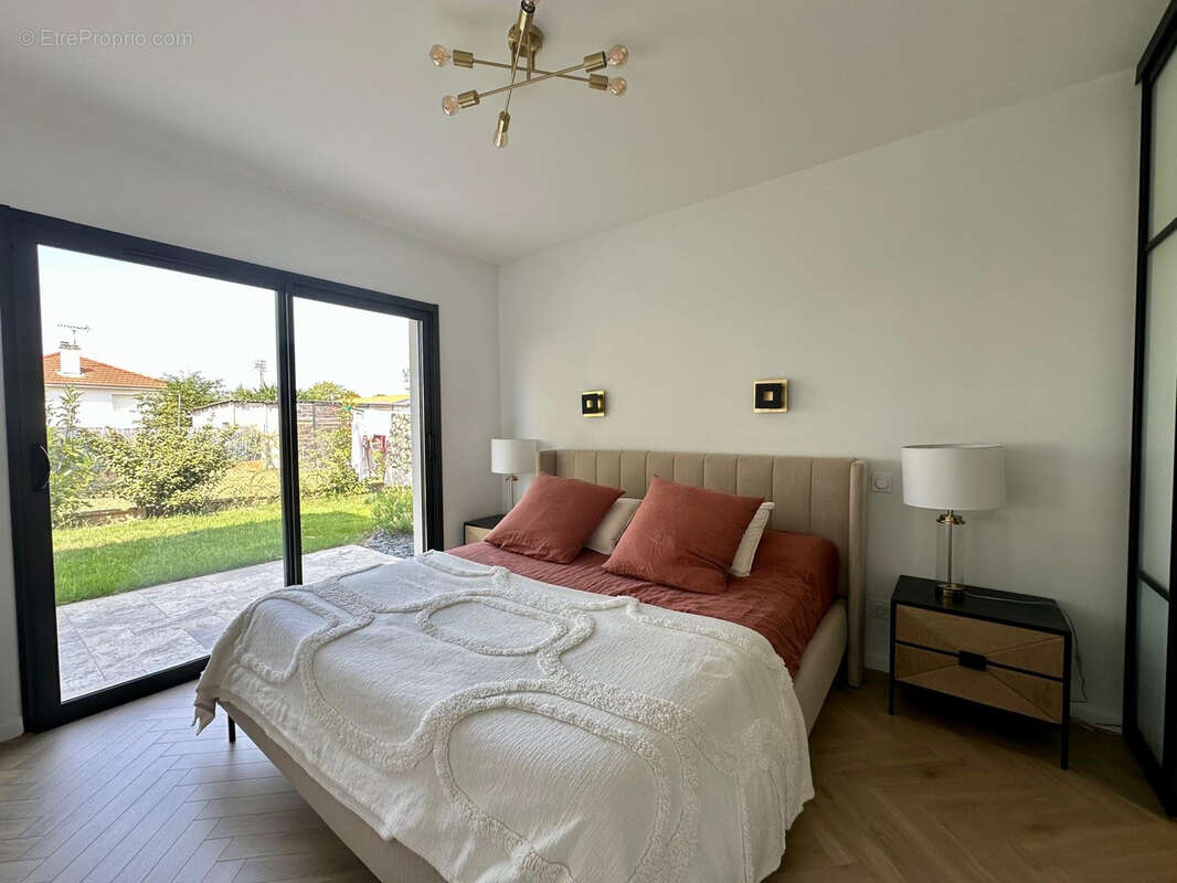 Maison à DECINES-CHARPIEU