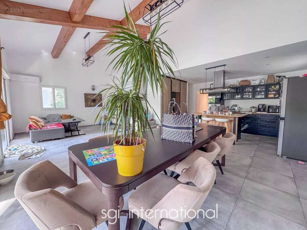 Maison à LA GARDE-FREINET