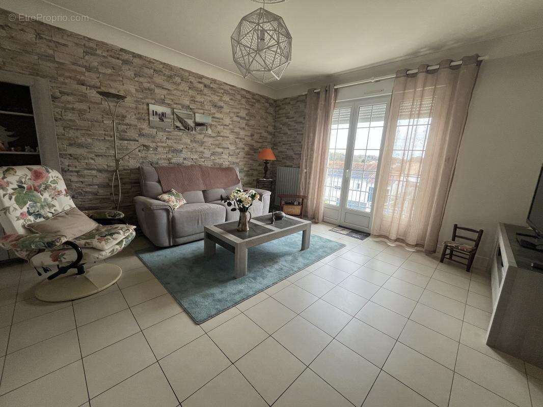 Maison à SAINT-JUNIEN