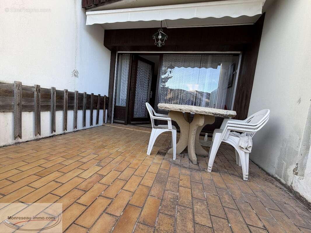 Appartement à GREOLIERES