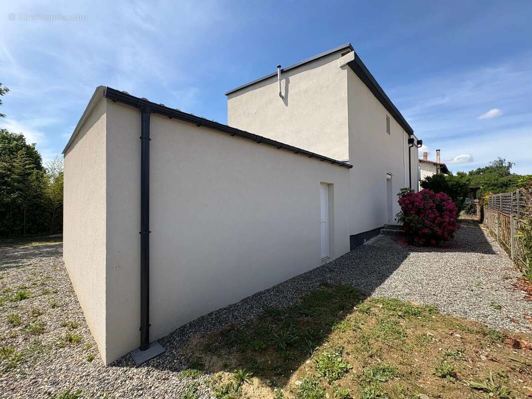 Maison à LA SALVETAT-SAINT-GILLES