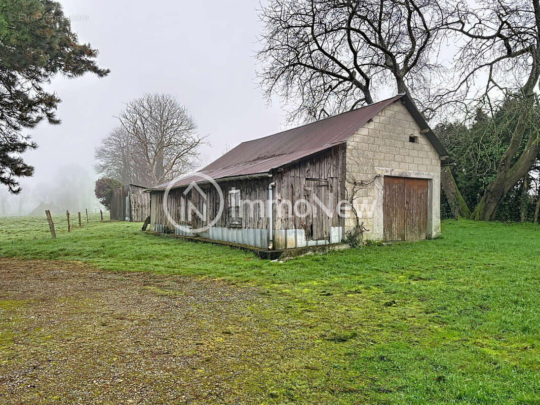 Maison à SAINT-GEORGES-DE-ROUELLEY