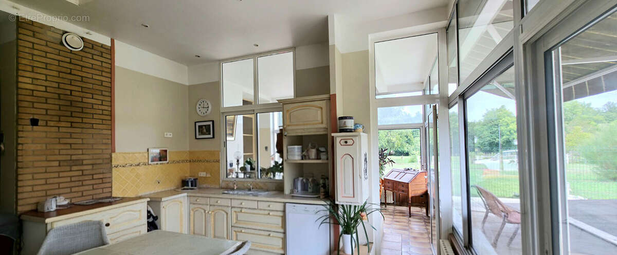 Maison à AYGUEMORTE-LES-GRAVES