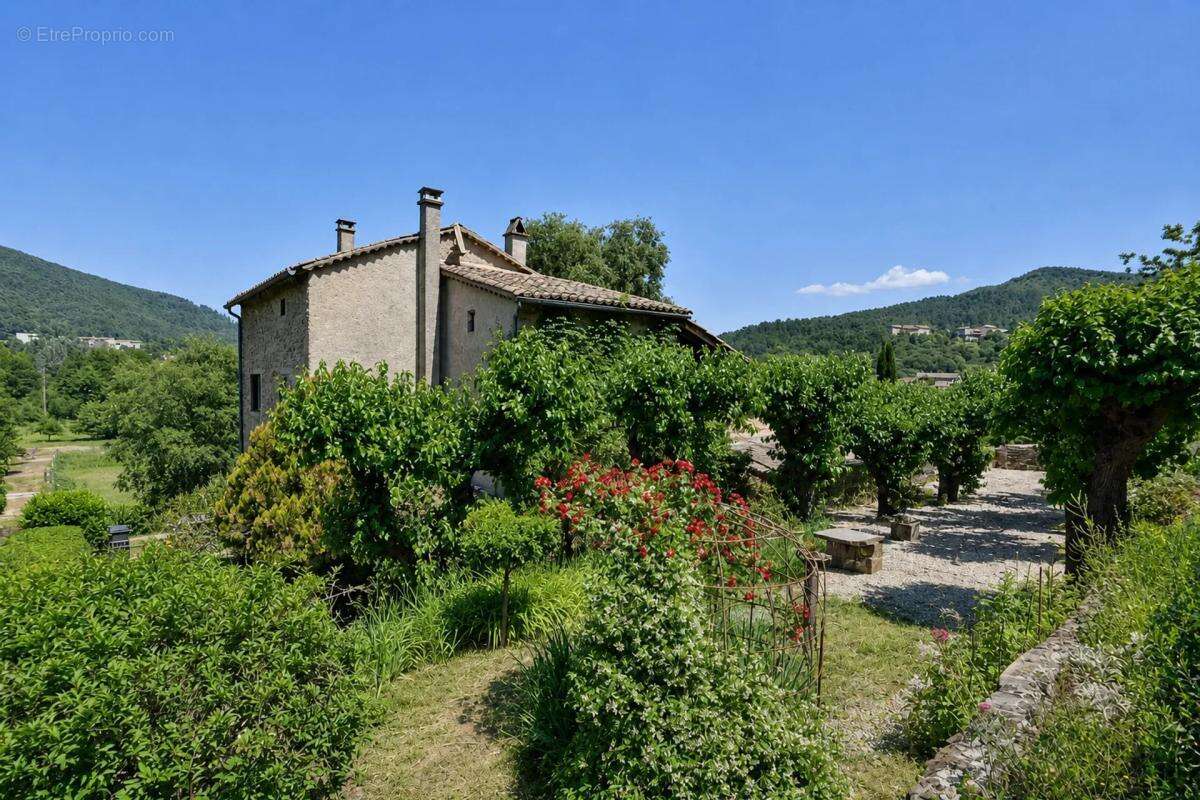 Maison de 10 pièces de 197 m² à Saint-Florent-sur-Auzonnet - photo 21