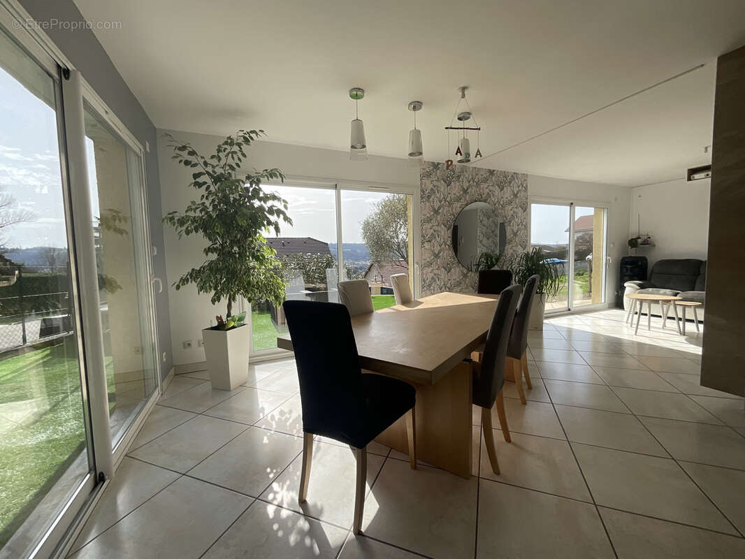 Maison à BOURGOIN-JALLIEU