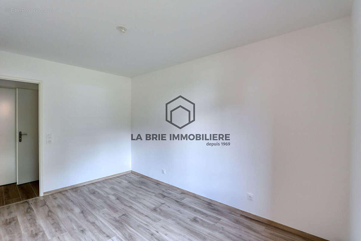 Appartement à EMERAINVILLE