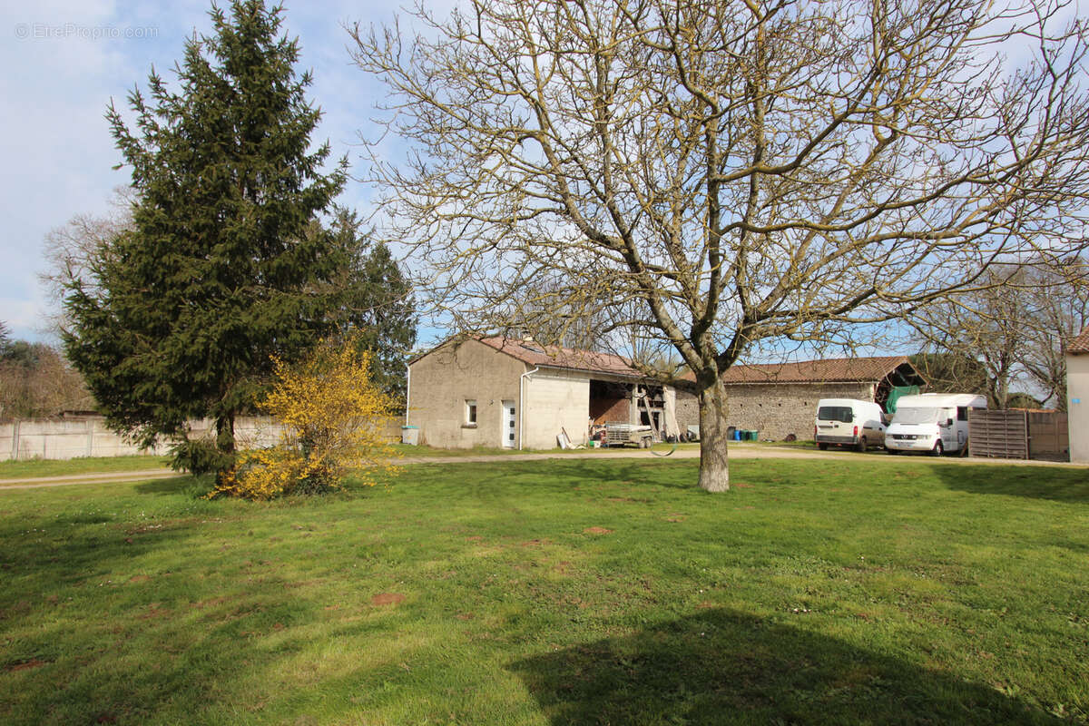 Maison à GERMOND-ROUVRE