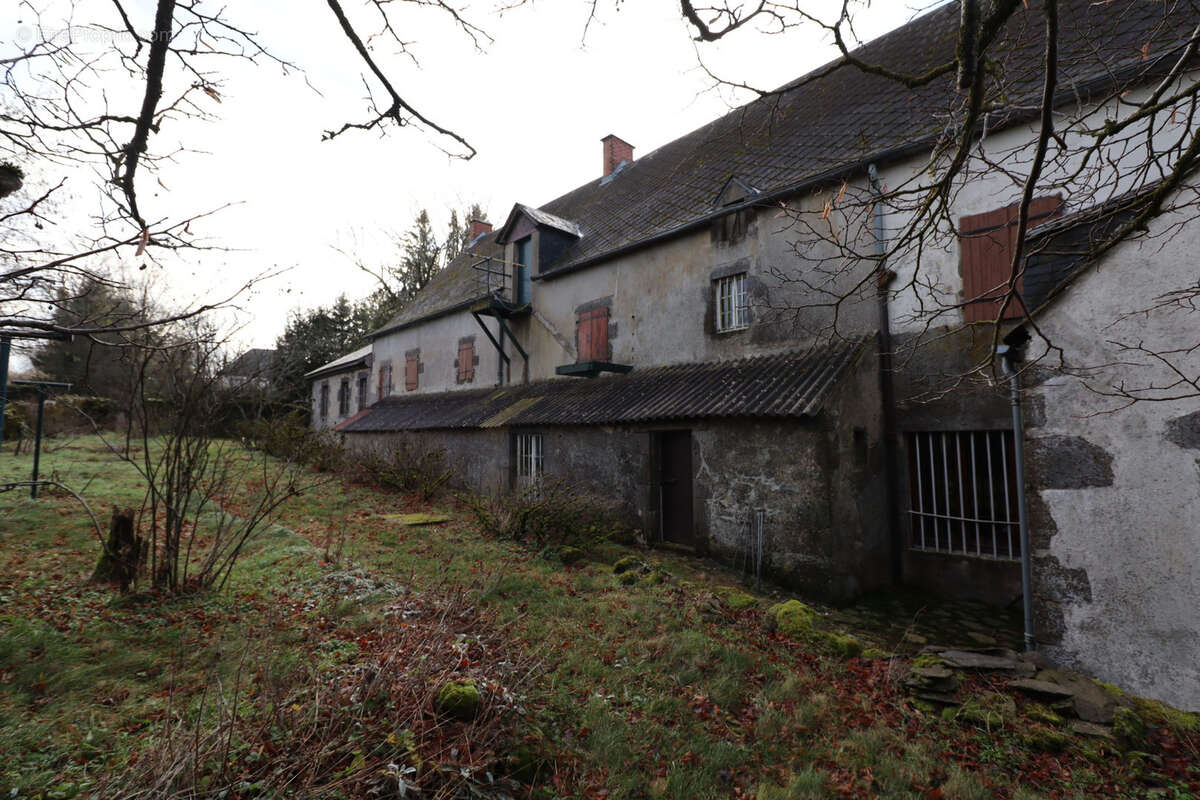 Maison à LAQUEUILLE
