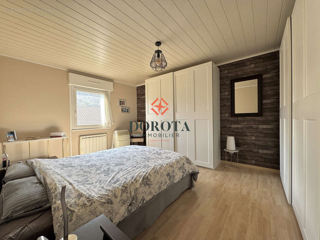 Maison à NOTRE-DAME-DE-MESAGE