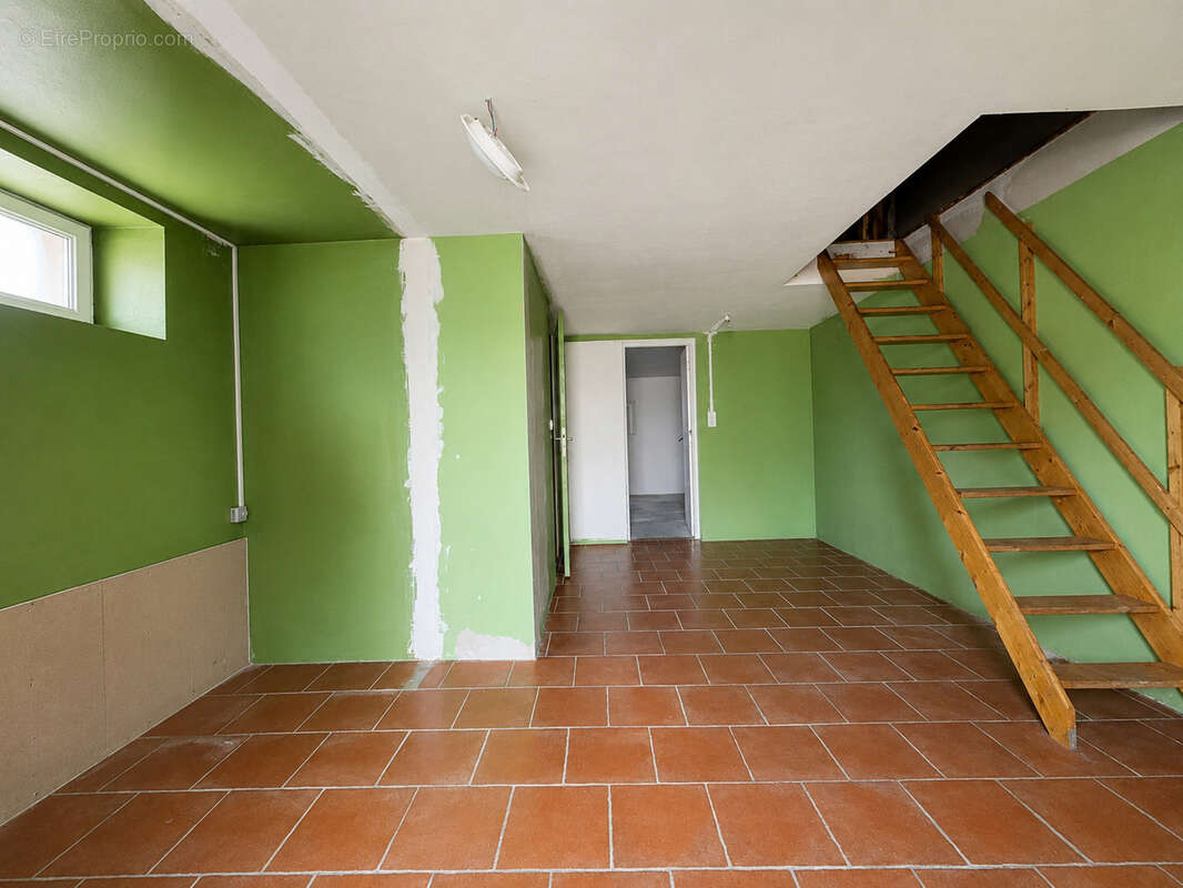 Ensemble immobilier avec dépendances sur plus de 12 000 m2 - photo 16
