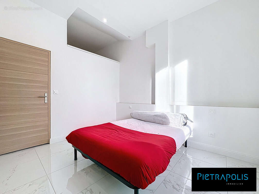 Chambre  - Appartement à LYON-8E