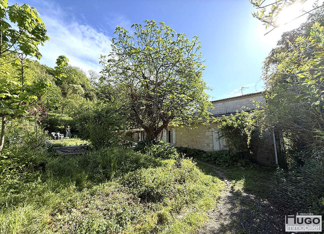 Appartement à CAMBES