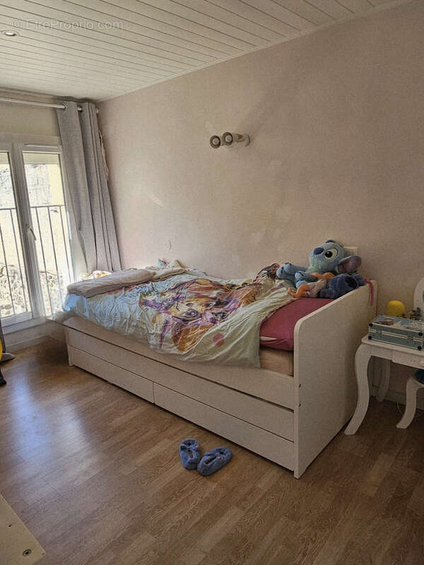 Maison à LA ROQUE-D'ANTHERON