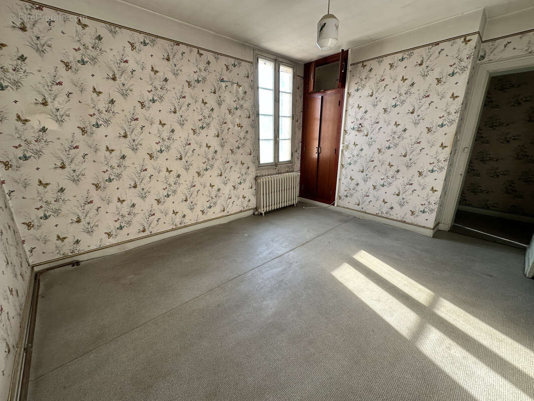Maison à LA ROCHE-CHALAIS