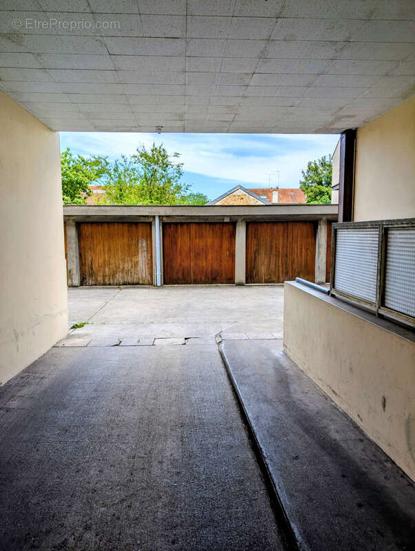 Parking à CORBEIL-ESSONNES