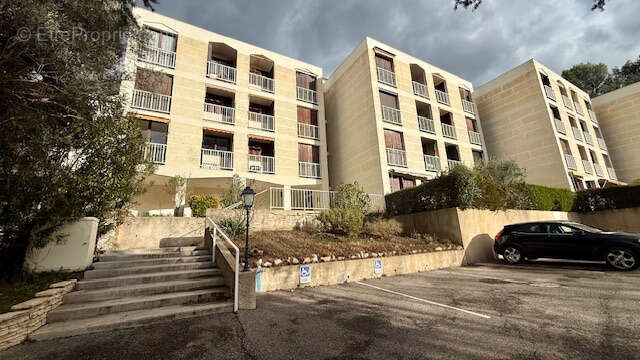 Appartement à GREOUX-LES-BAINS