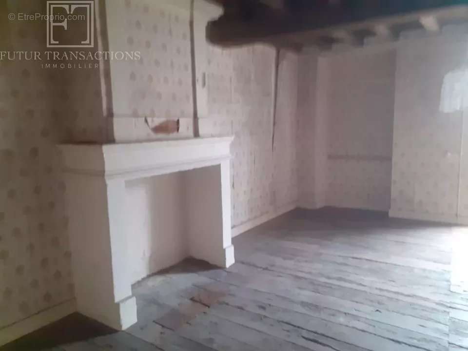 Maison à SAINTE-CROIX-DE-MAREUIL