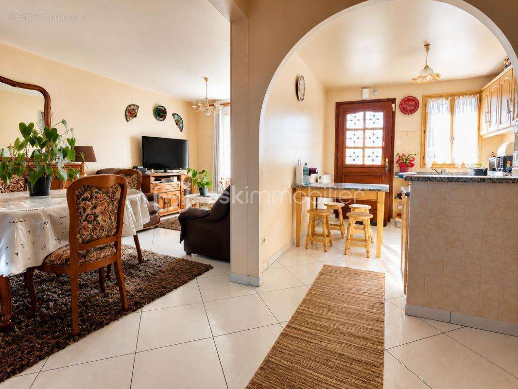 Maison familiale 4 chambres avec jardin de 72 m², 188 m² de terrain - Terrasses et garage – Livry-Gargan - photo 8