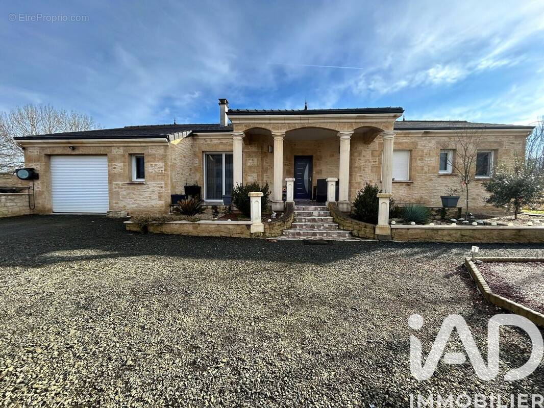 Photo 1 - Maison à TERRASSON-LAVILLEDIEU