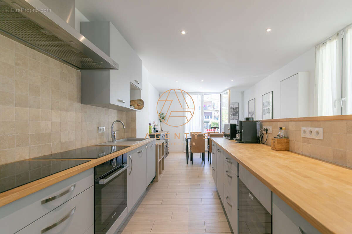 Maison à SAINT-MAUR-DES-FOSSES