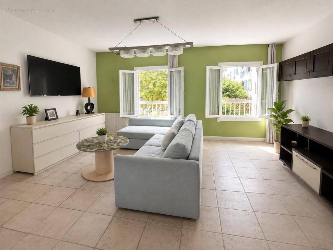 Appartement à COGOLIN