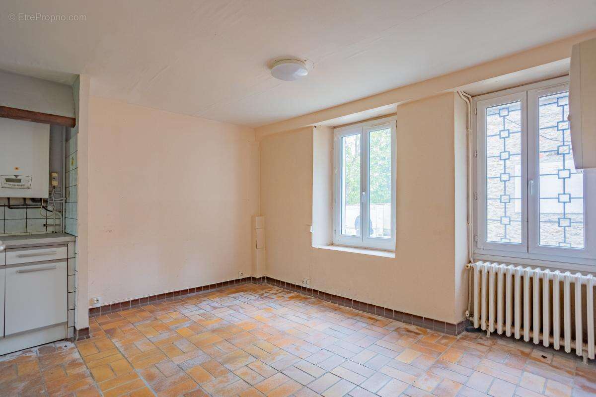 Deux maisons - 164 m² - Ormoy (91) - photo 3