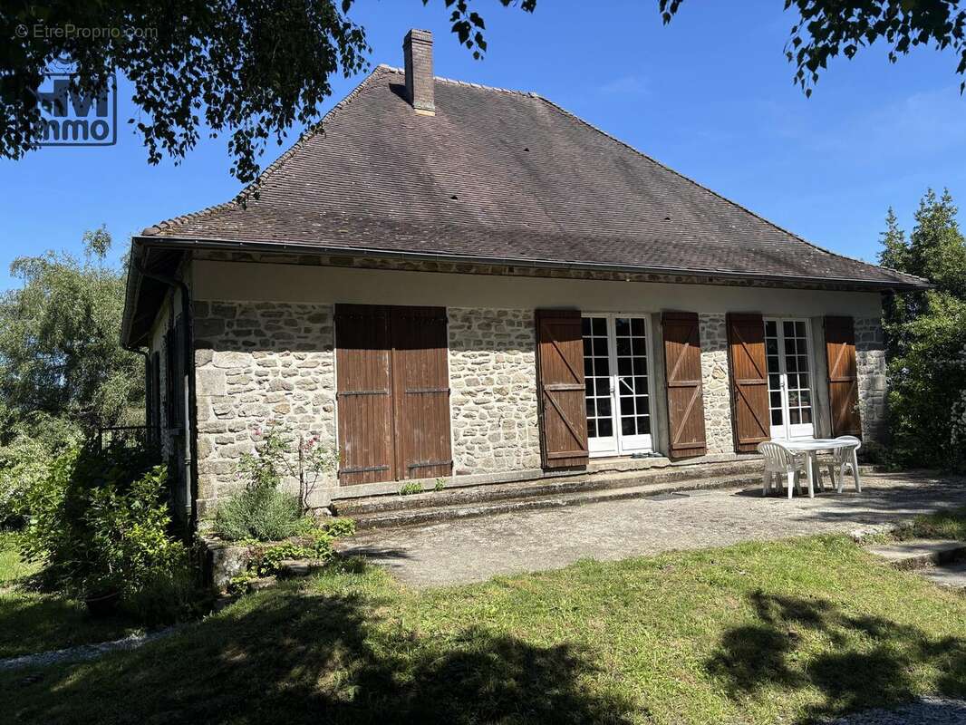 Maison à EYJEAUX