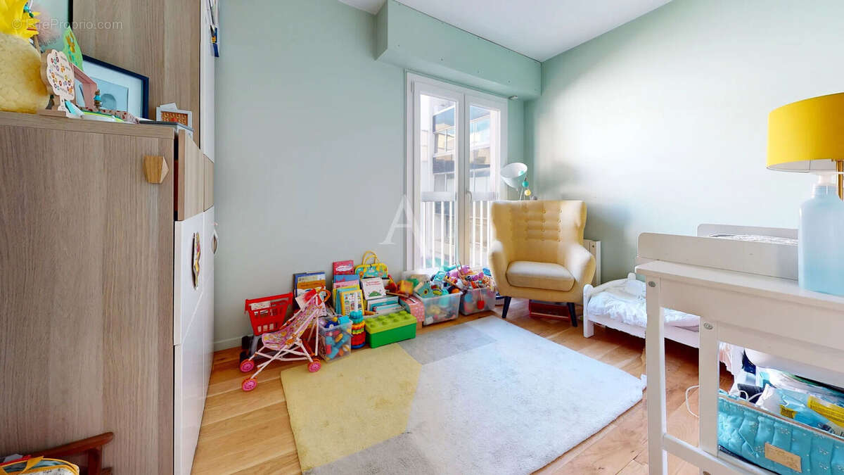 Appartement à PARIS-14E