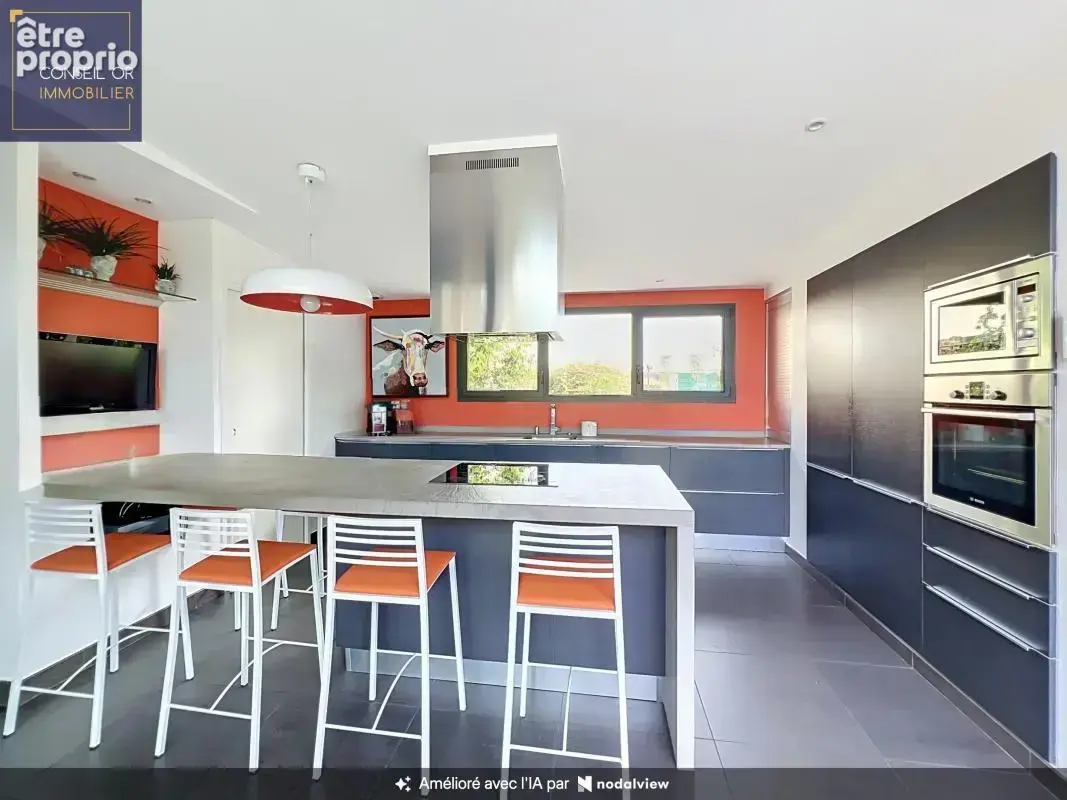 Maison - T8 -  221 m² avec piscine et terrain paysagé – Hauteurs de Saint-Genis-Laval - photo 10