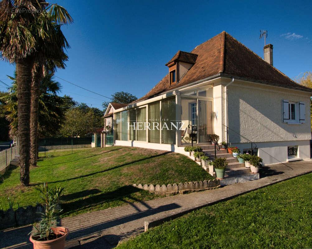 Maison à MONTPON-MENESTEROL