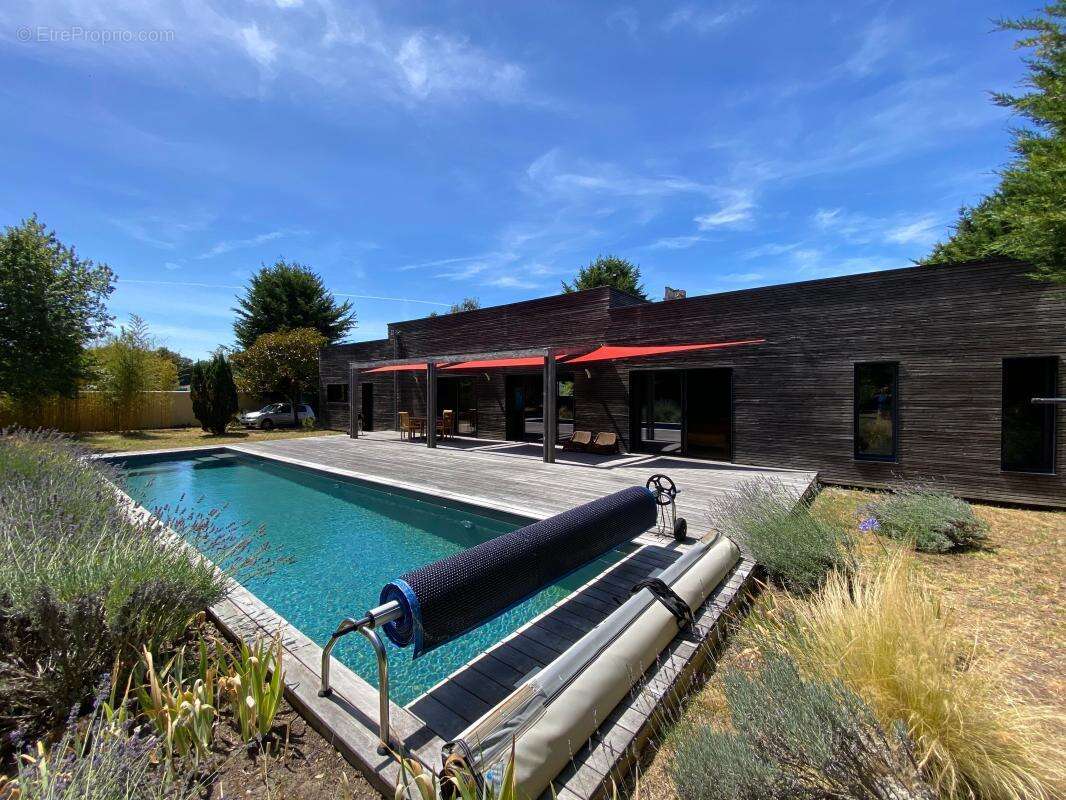 Villa COUP DE COEUR de 2015 de 130 m² avec Piscine couloir de 13x3 sur 2281 m² de Terrain divisible - photo 2