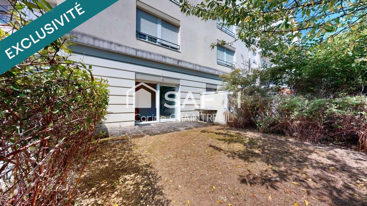 Appartement 29 m² à Bron  - photo 2